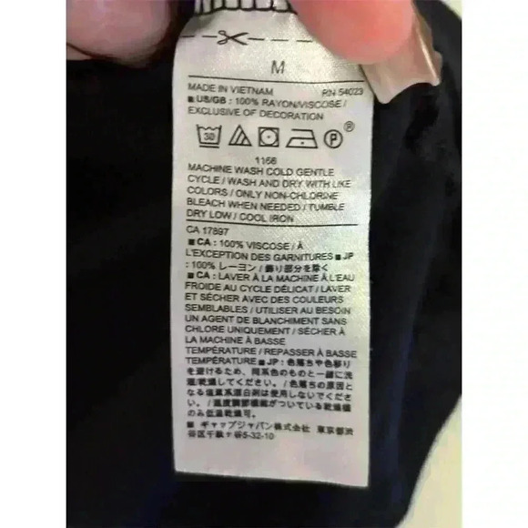 Banana Republic Women's Blue V-Neck Blouse M Stretchy Lattice Detail - Picture 7 of 8